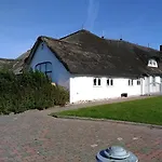 Seeperle 3, Wunderschoene Maisonett Ferienwohnung Unter Reet!