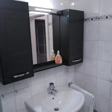 Seeperle 3, Wunderschoene Maisonett Ferienwohnung Unter Reet! Appartement *