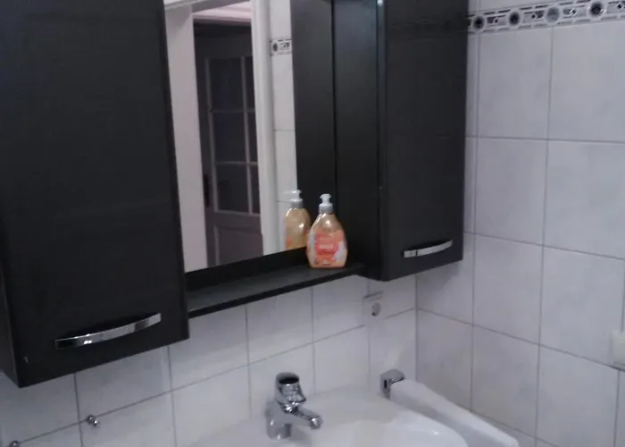 Seeperle 3, Wunderschoene Maisonett Ferienwohnung Unter Reet! Apartment *